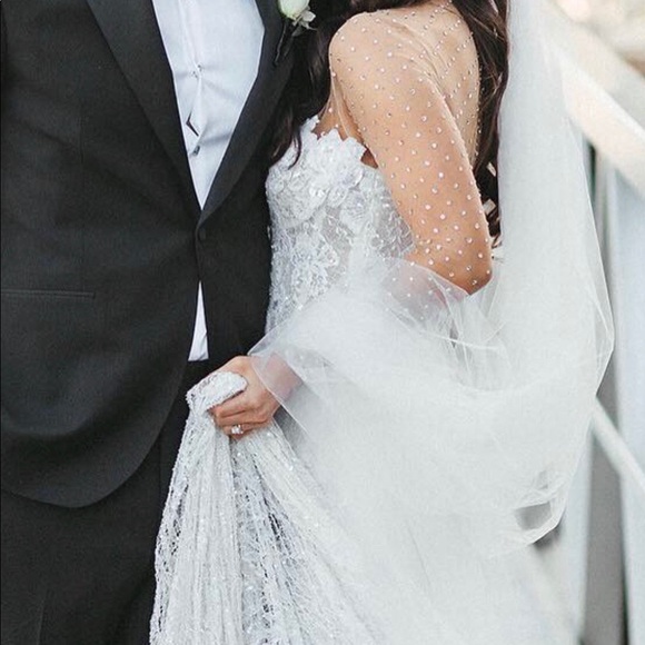 Wedding Gown - Picture 3 of 7